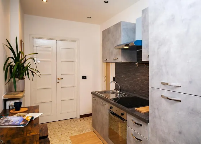 Central Apartment *