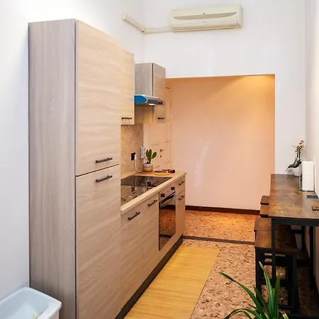 Central Apartment アパート *