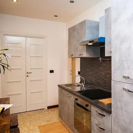 Central Apartment *