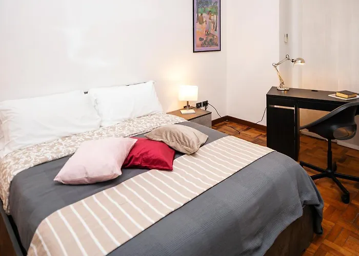 Central Apartment *