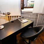 Central Apartment *