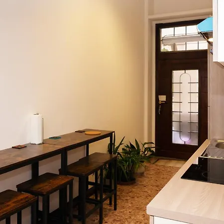 Central Apartment Апартаменты Милан