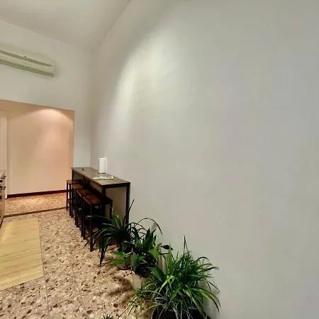 Central Apartment Апартаменты Милан